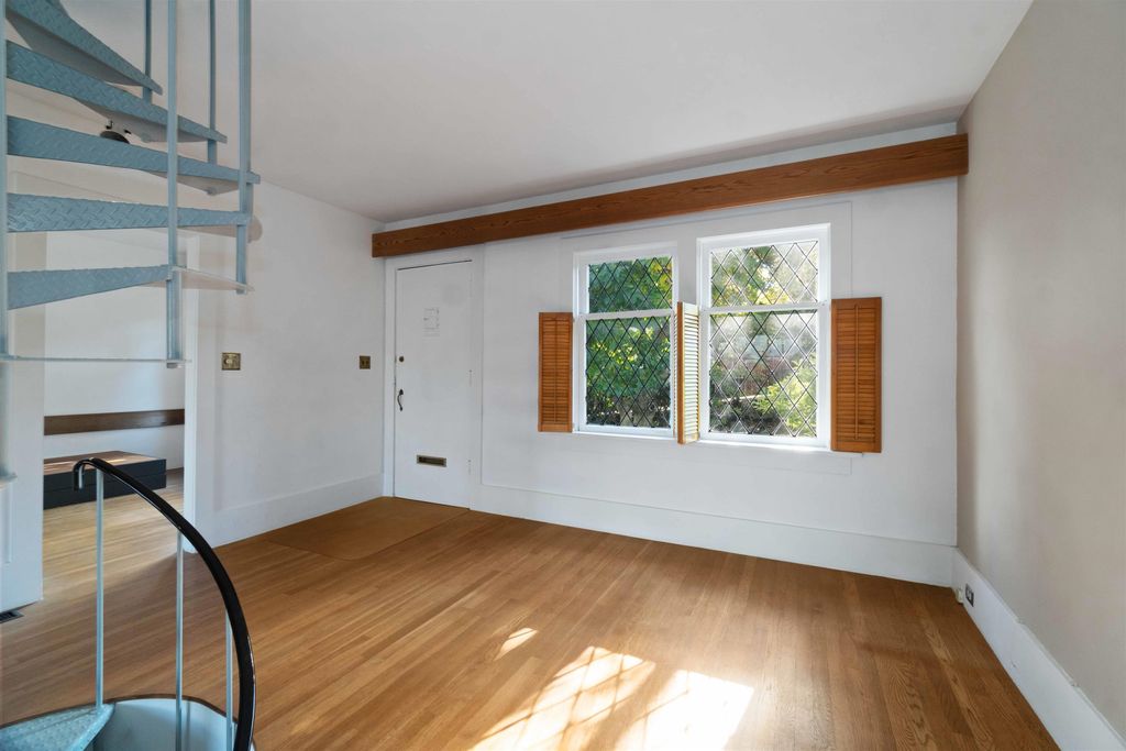 listing image 1102856302170696375