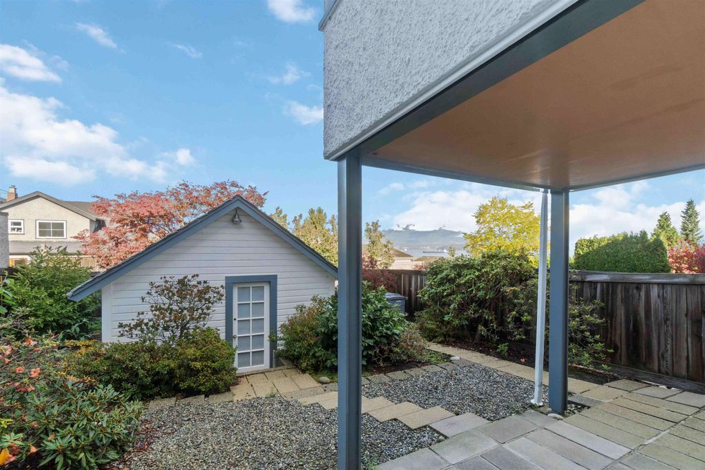 listing image 1102875061089289702