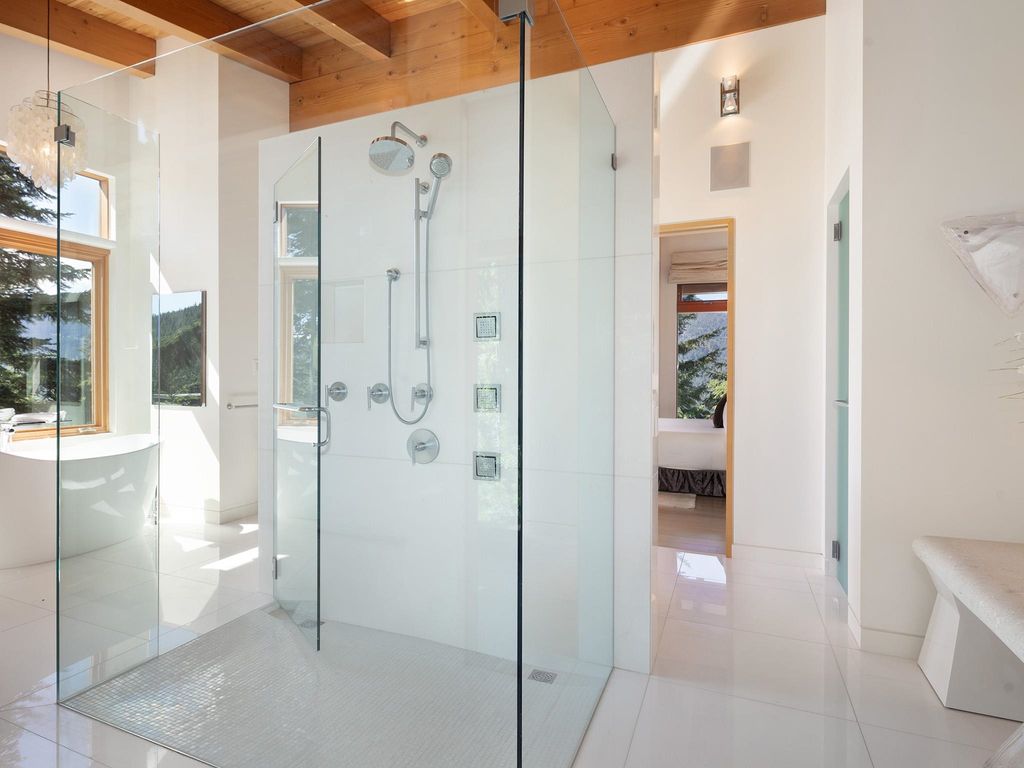 listing image 1101668381310979782