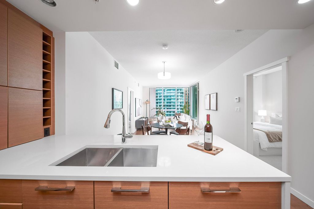 listing image 1102143338214045620