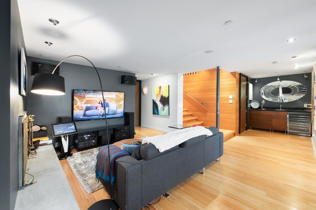 listing image 1101610593469505021