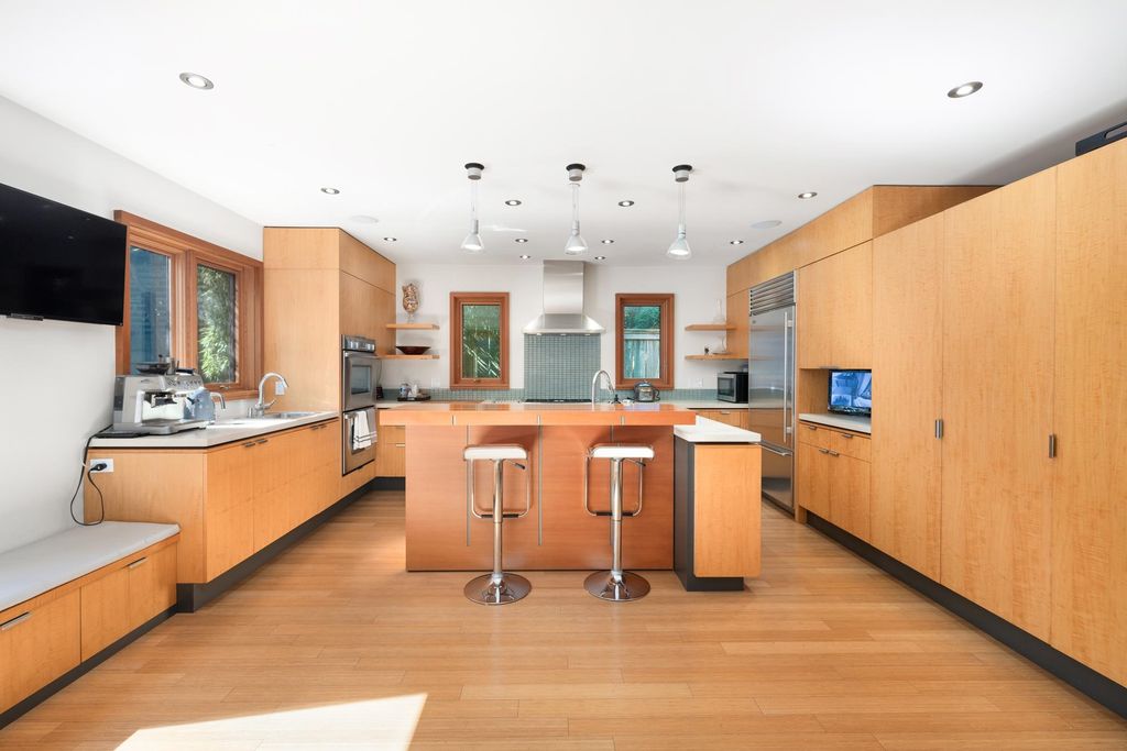 listing image 1109025925731763470