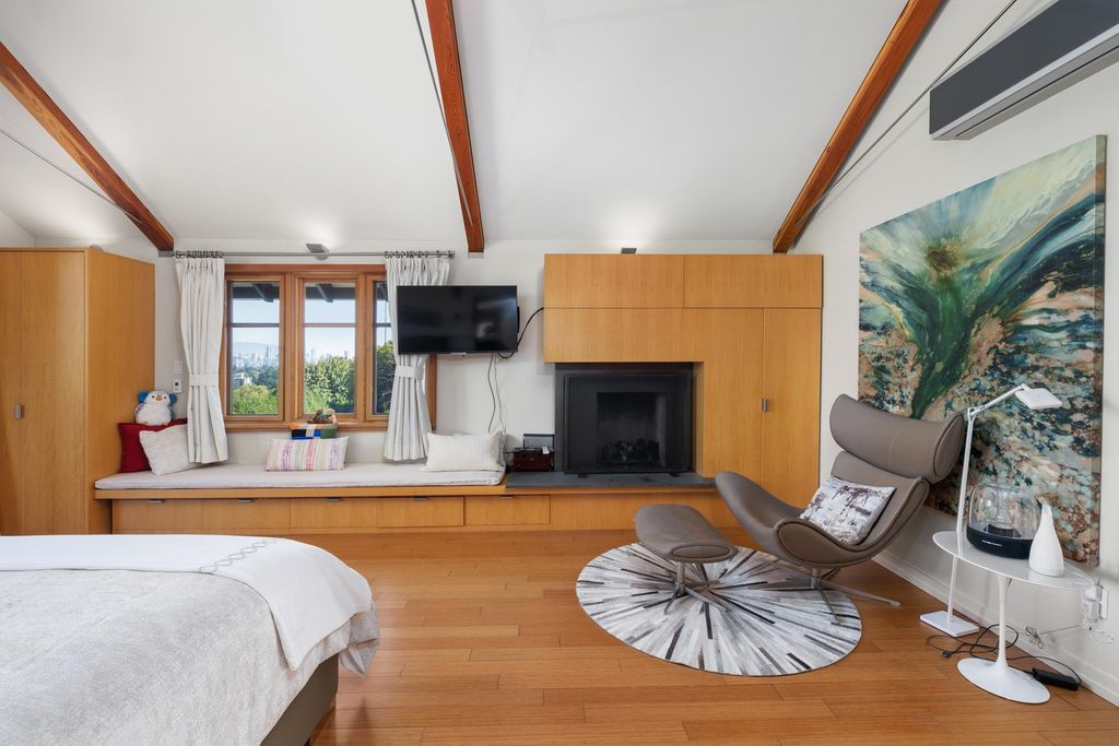 listing image 1105933032664872381