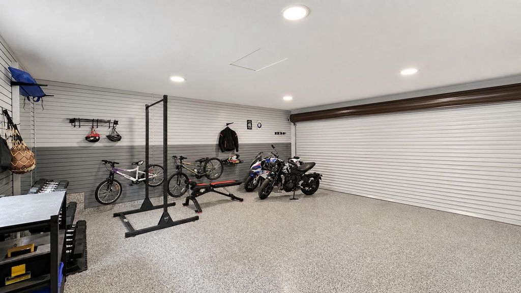 listing image 1102262306096810285