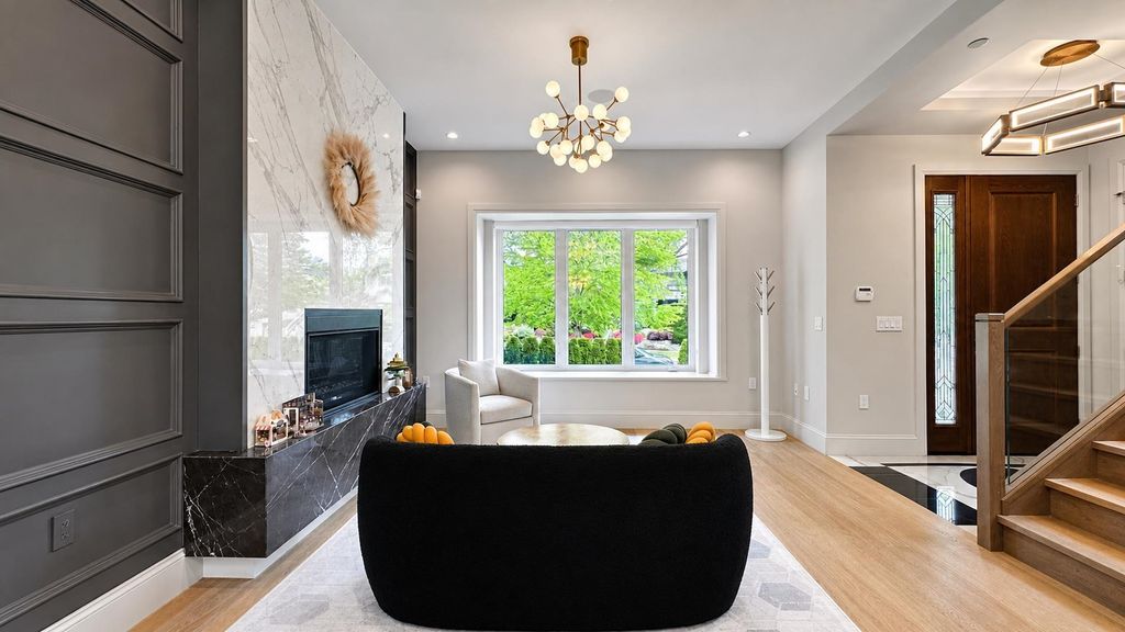 listing image 1100554966867606785