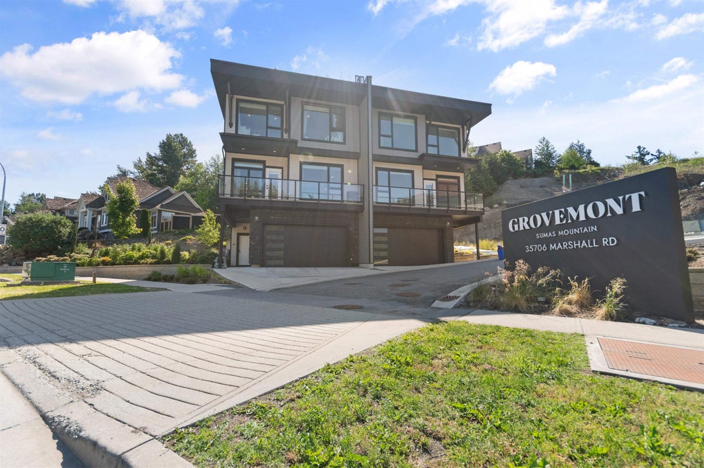 Photo of 35706 Marshall Road #14, Abbotsford, BC V3G 0J3 (MLS # R3129947)