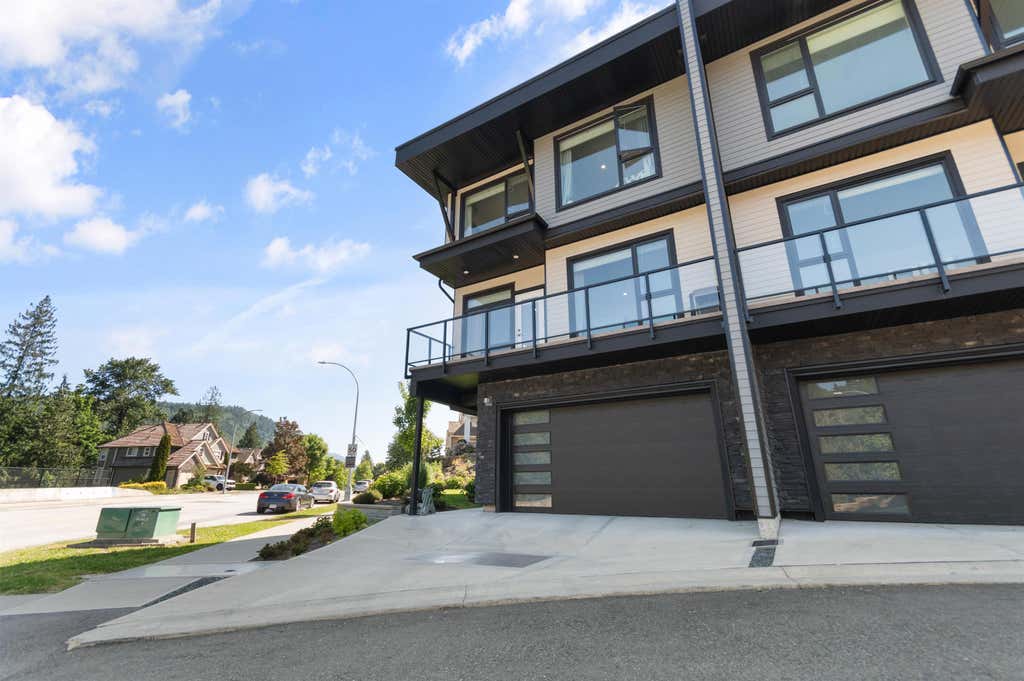 Photo of 35706 Marshall Road #14, Abbotsford, BC V3G 0J3 (MLS # R3129947)