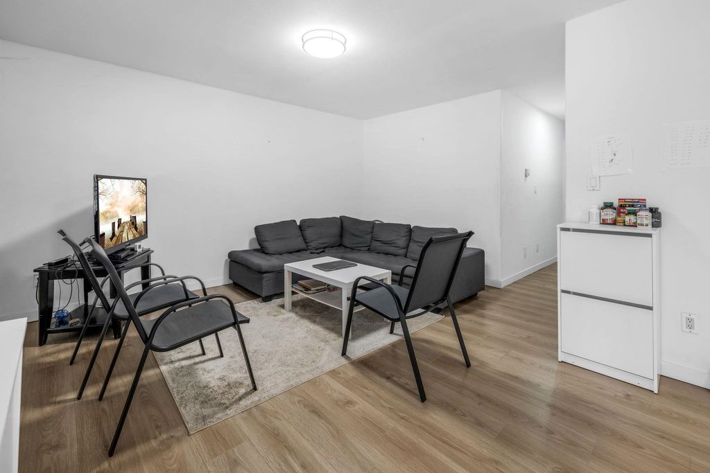 listing image 1108498598711519189