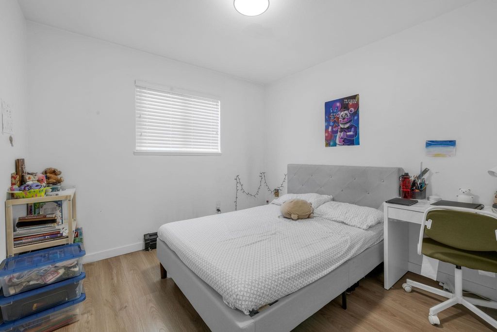 listing image 1102503132425054571