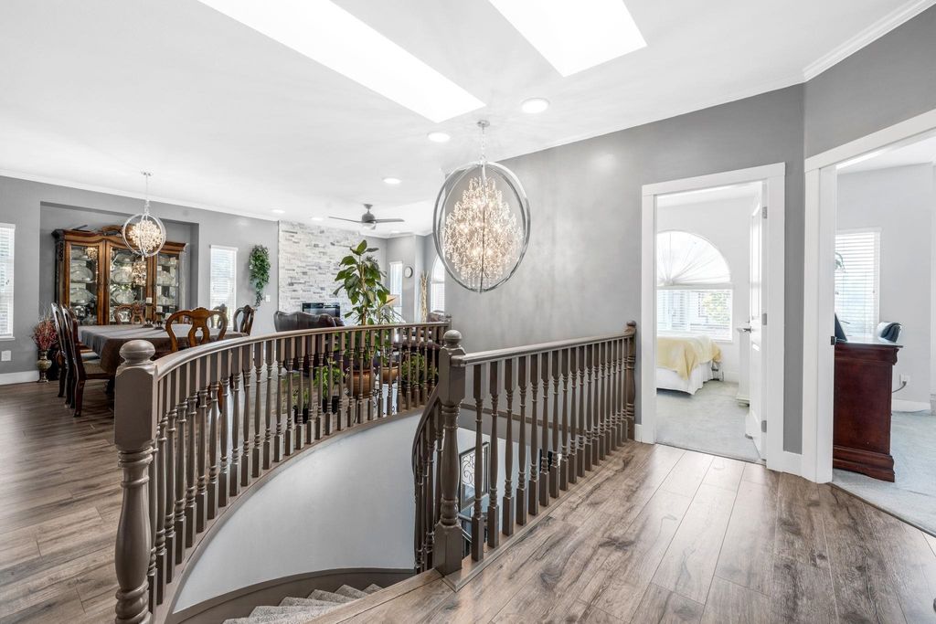 listing image 1105961234170448409