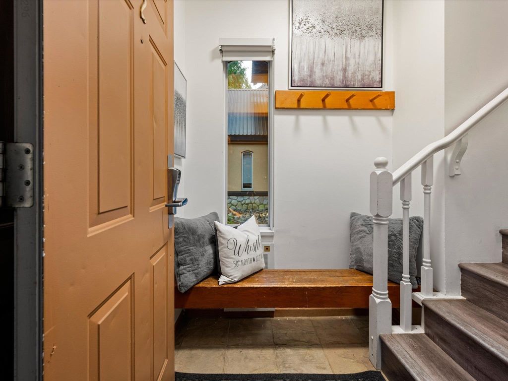 listing image 1105214387978433296