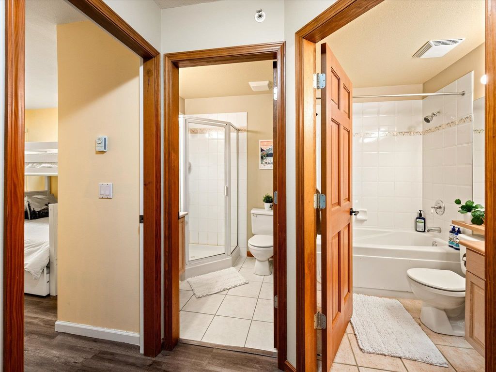 listing image 1109700643797426712