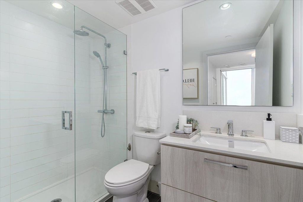 listing image 1108959588415600024