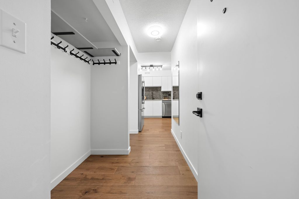 listing image 1101354280591712728