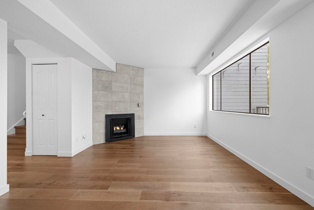 listing image 1109685959439137206