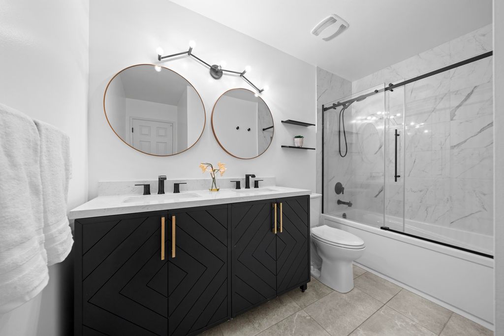 listing image 1106774189016604359
