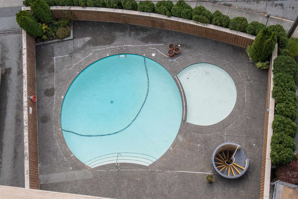 listing image 1102095368640675957