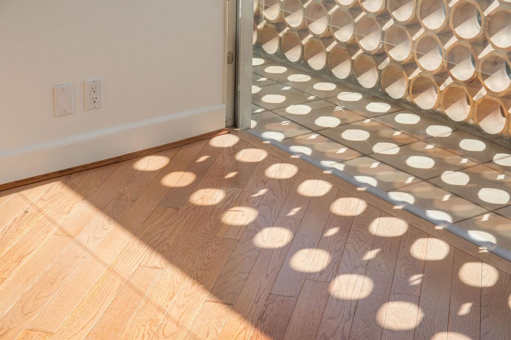 listing image 1102457661450220848