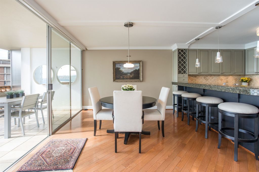 listing image 1104882659743837402