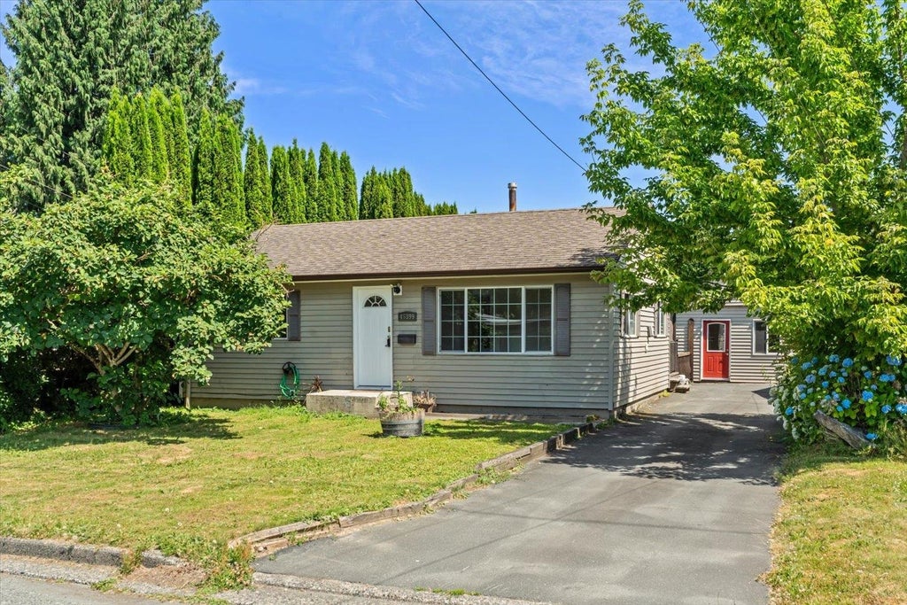 Photo of 45399 Wellington Avenue, Chilliwack, BC V2P 2G2 (MLS # R3137633)