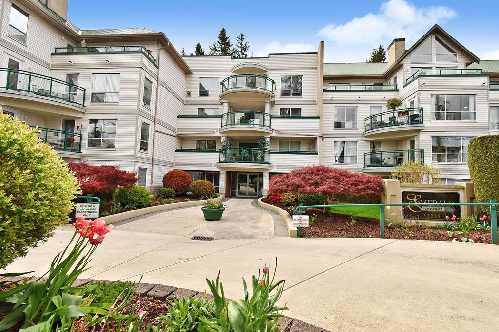 Photo of 33280 Bourquin Crescent #217, Abbotsford, BC V2S 7K2 (MLS # R3127837)