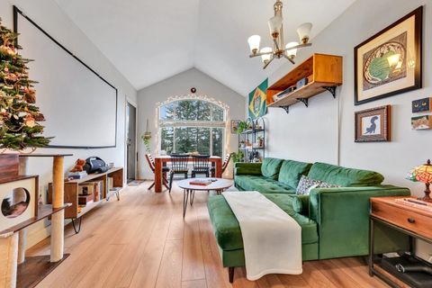 12525 190a Street 411 Pitt Meadows BC V3Y 0E1