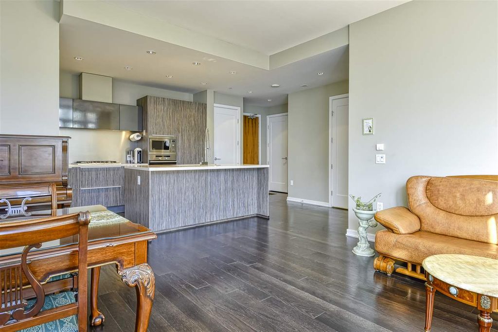 listing image 1105573845972345425