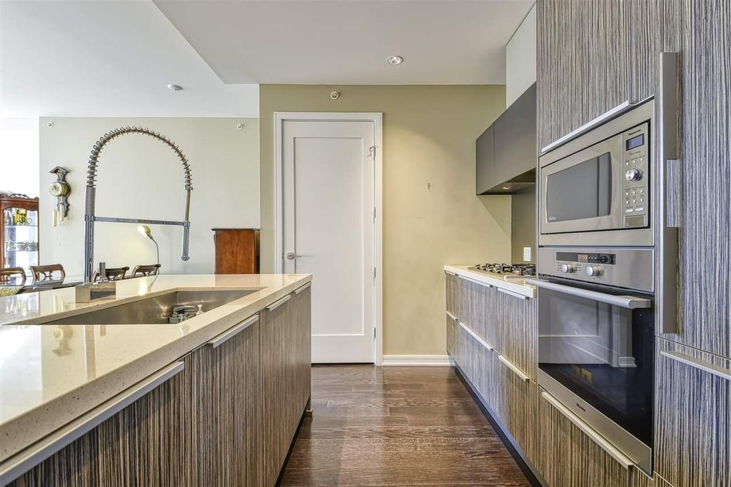 listing image 1103819900930937680