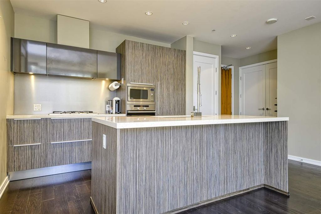 listing image 1106764207510395909