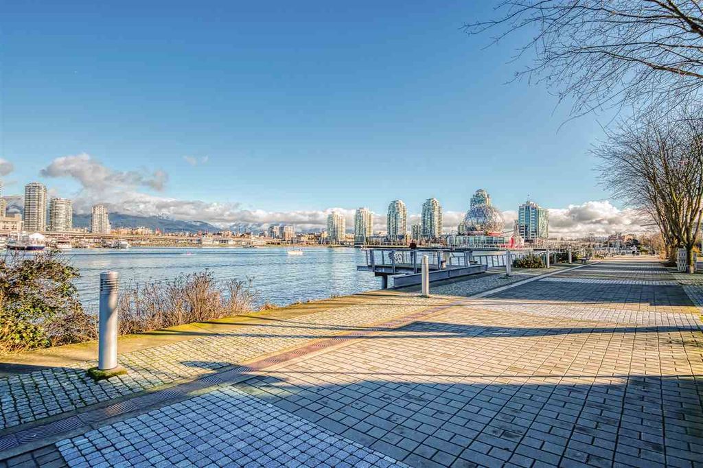 listing image 1107969156838345924
