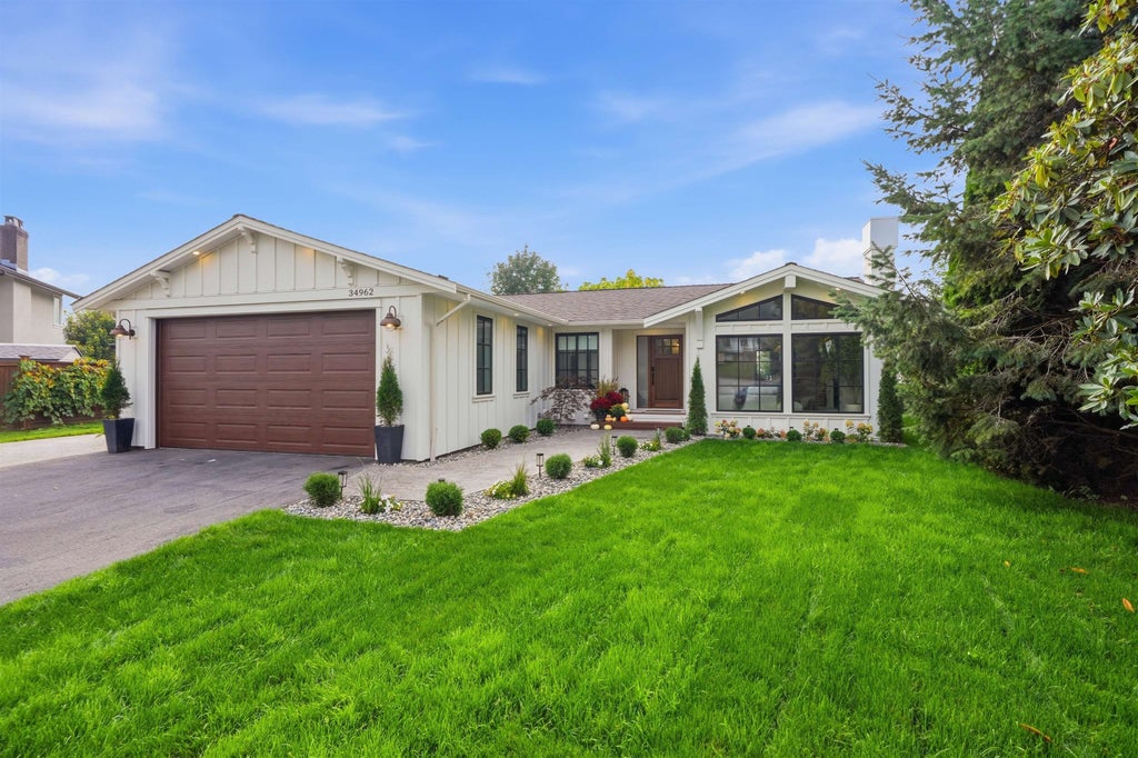 Photo of 34962 Mt. Blanchard Drive, Abbotsford, BC V2S 6T5 (MLS # R3175511)