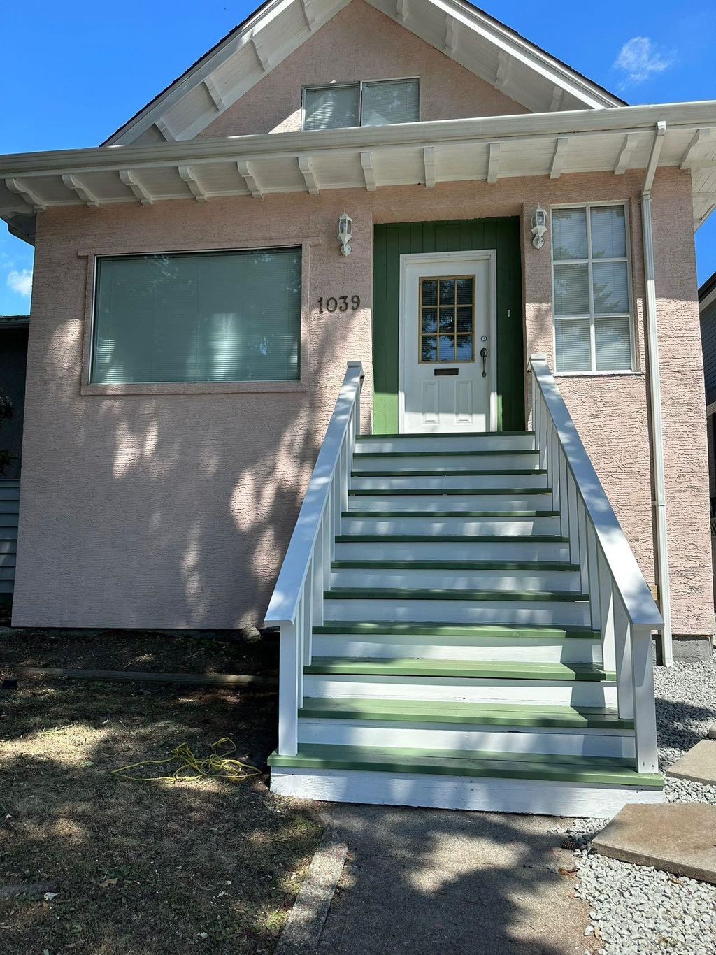 listing image 1106197950318647809