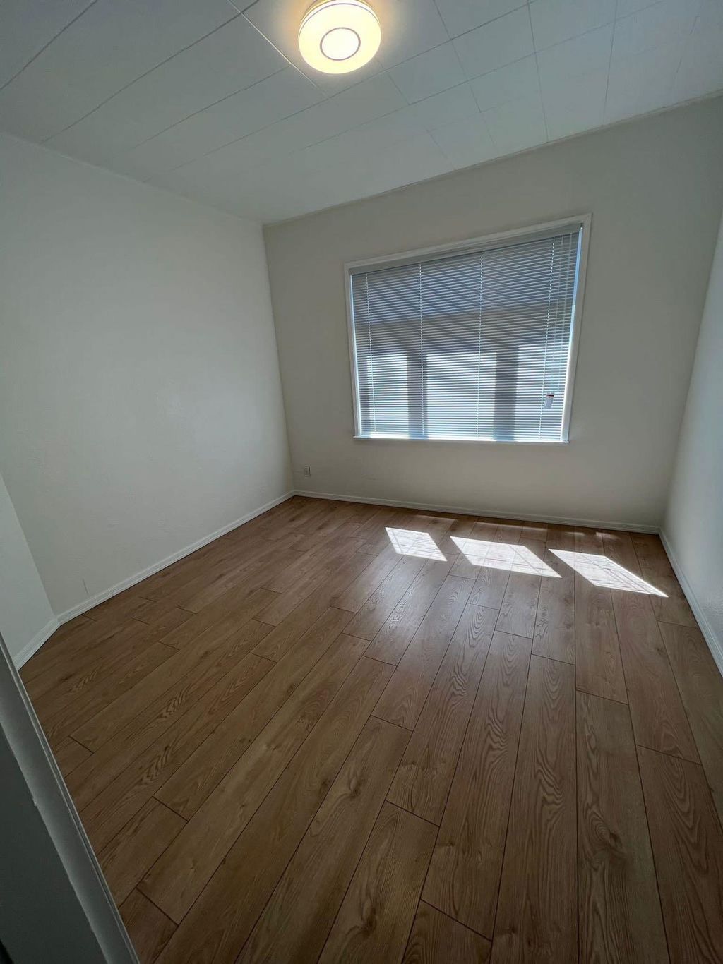 listing image 1104212940442560977