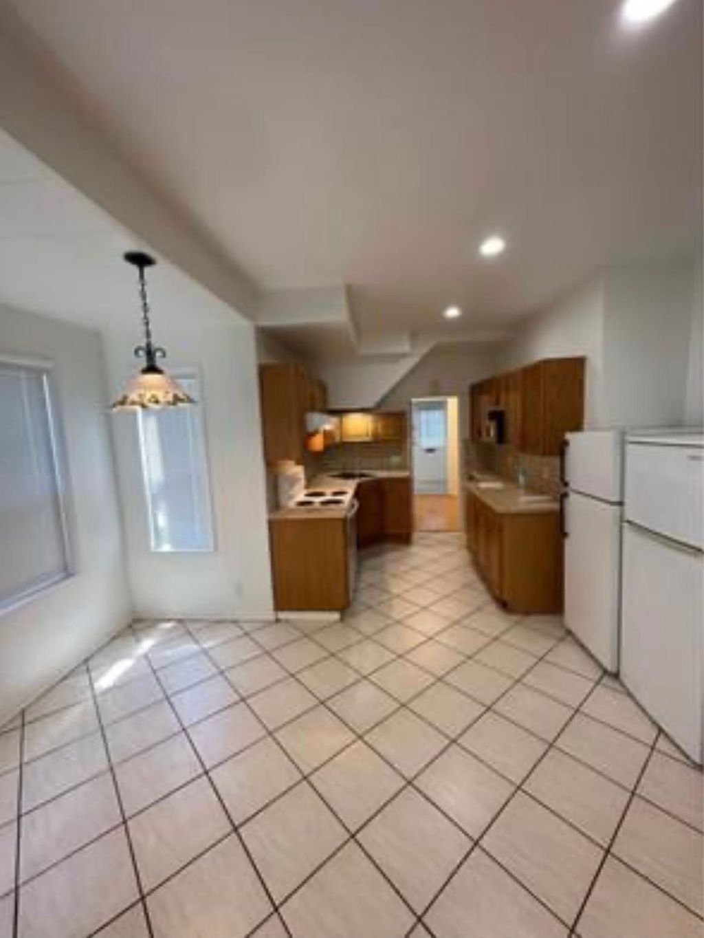 listing image 1101945392723483165