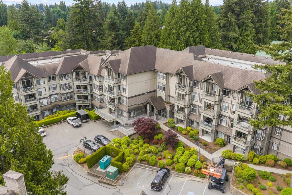 Photo of 33318 E Bourquin Crescent #315, Abbotsford, BC V2S 0A6 (MLS # R3111640)