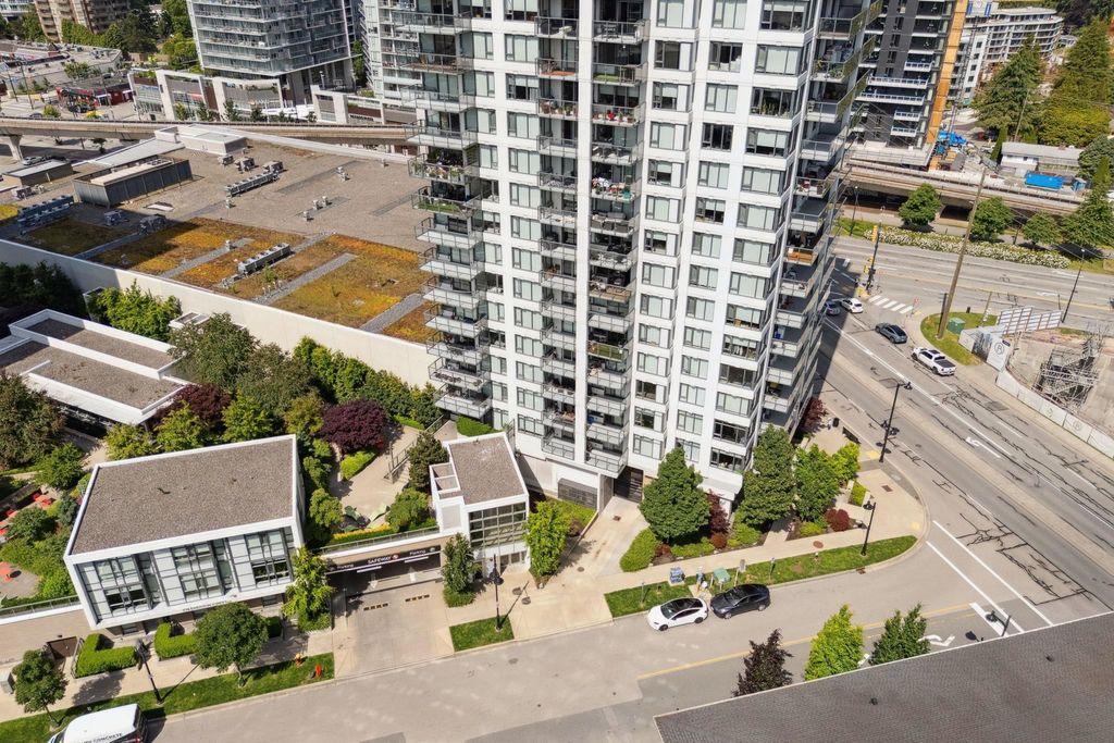 listing image 1108106309976651763