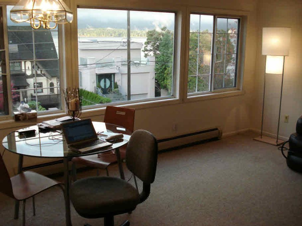 listing image 1105971077814212297