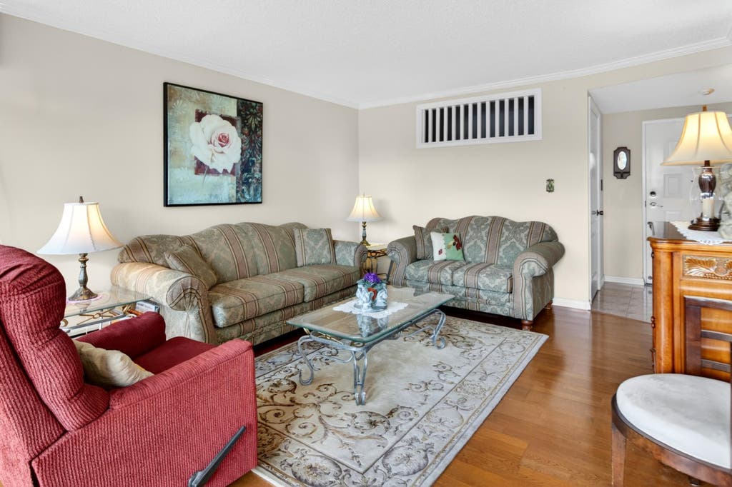 Photo of 31955 Old Yale Road #705, Abbotsford, BC V2T 4N1 (MLS # R3146091)