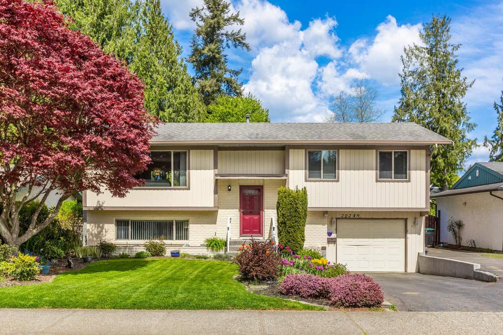 Photo of 20249 44 Avenue, Langley, BC V3A 6L9 (MLS # R3137093)