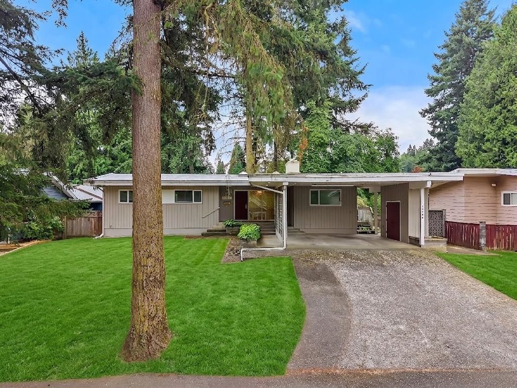 Photo of 34206 Woodbine Crescent, Abbotsford, BC V2S 2R5 (MLS # R3148252)