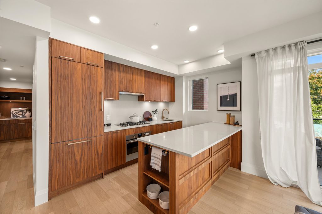 listing image 1108287917344126498