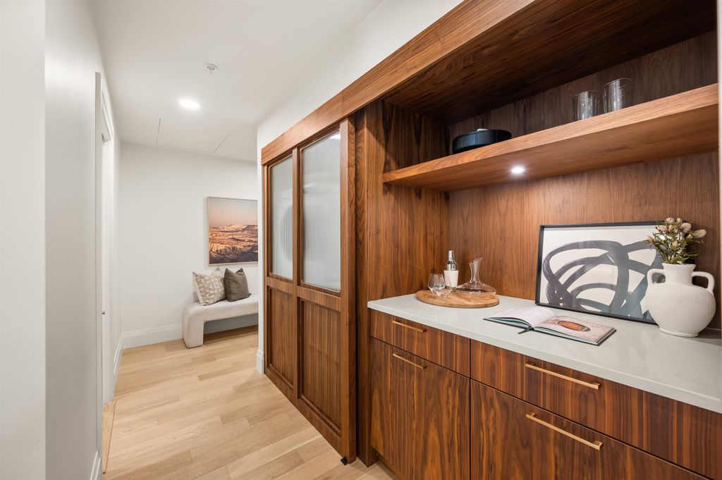 listing image 1102140150651260780