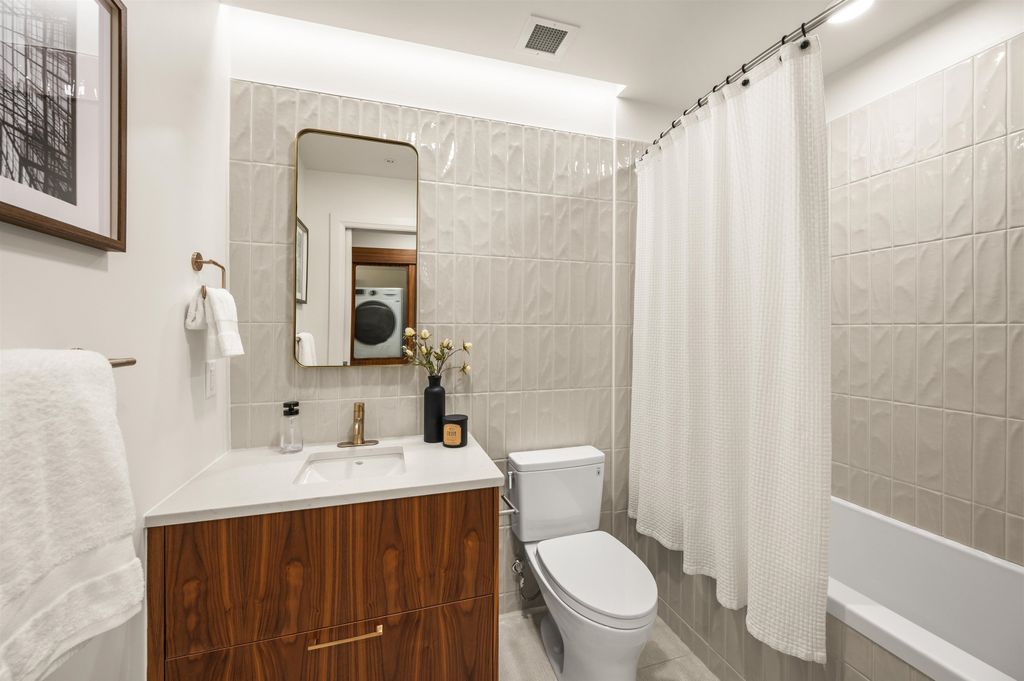 listing image 1102234681529300135