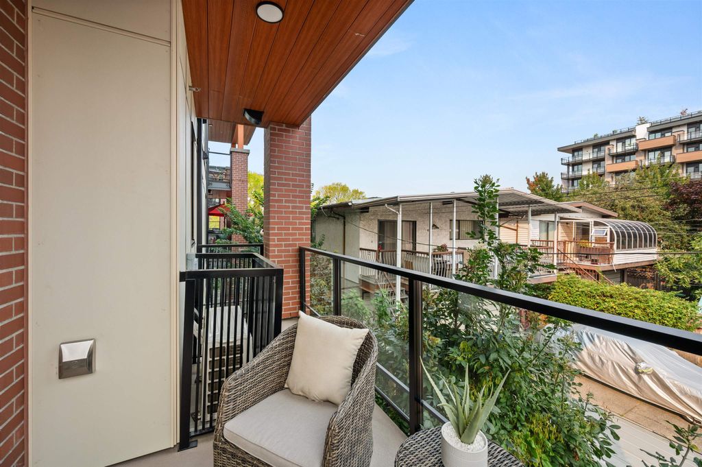 listing image 1107636284891960581