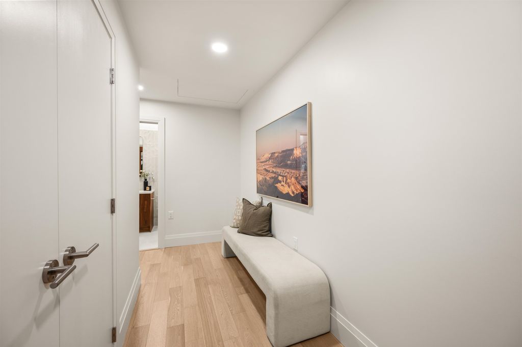 listing image 1108348050326925779