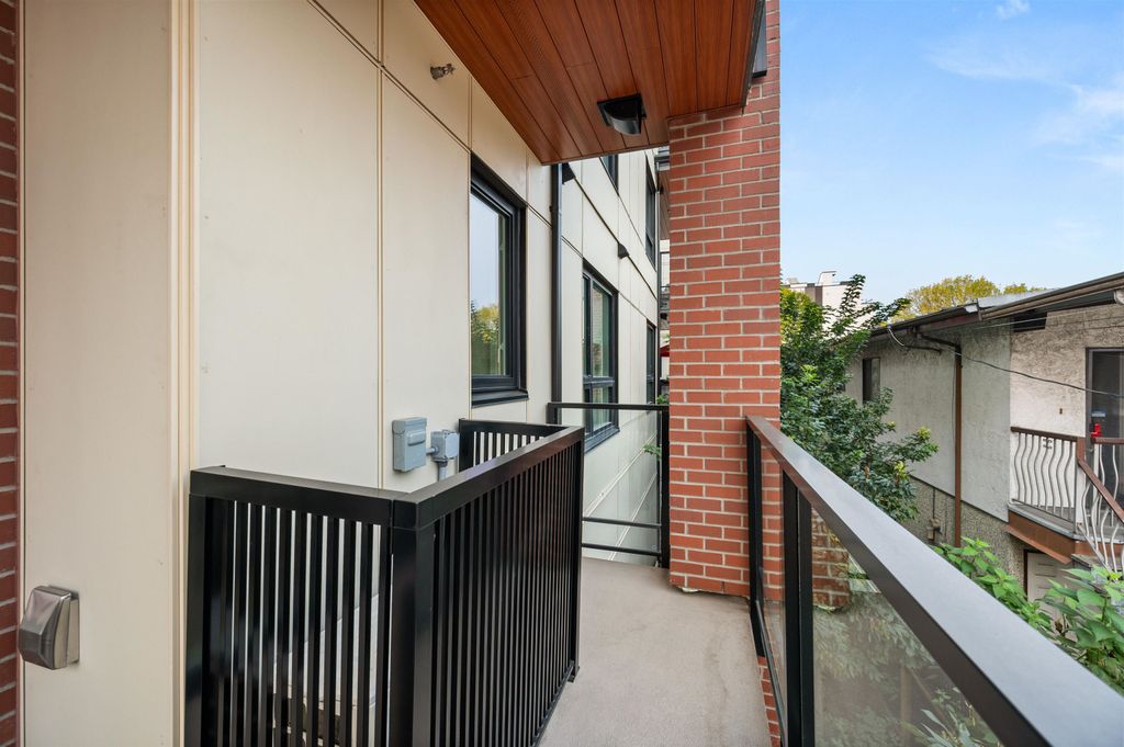 listing image 1101577629140410857