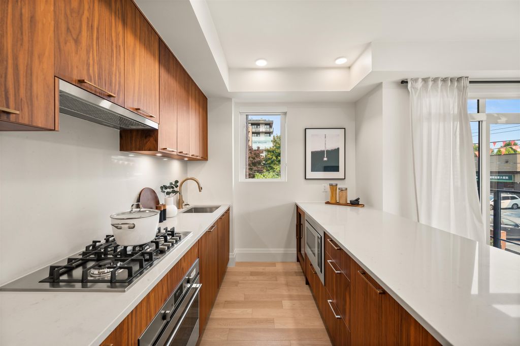 listing image 1109278399646105705
