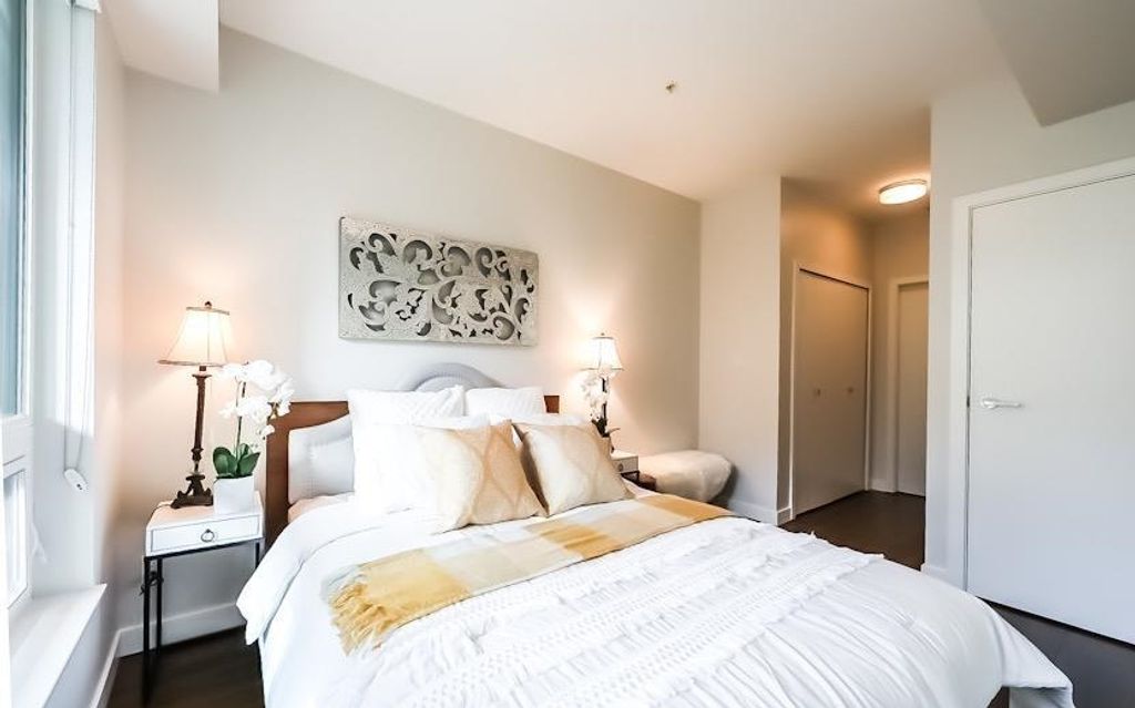 listing image 1100712578828688509