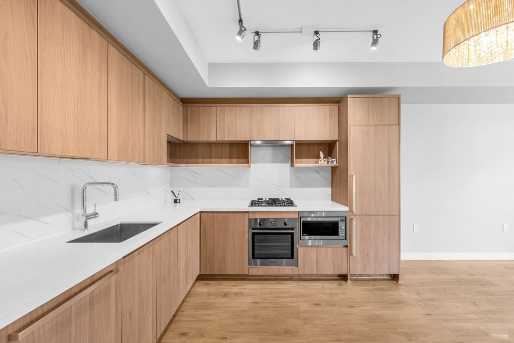 listing image 1101952880804807252