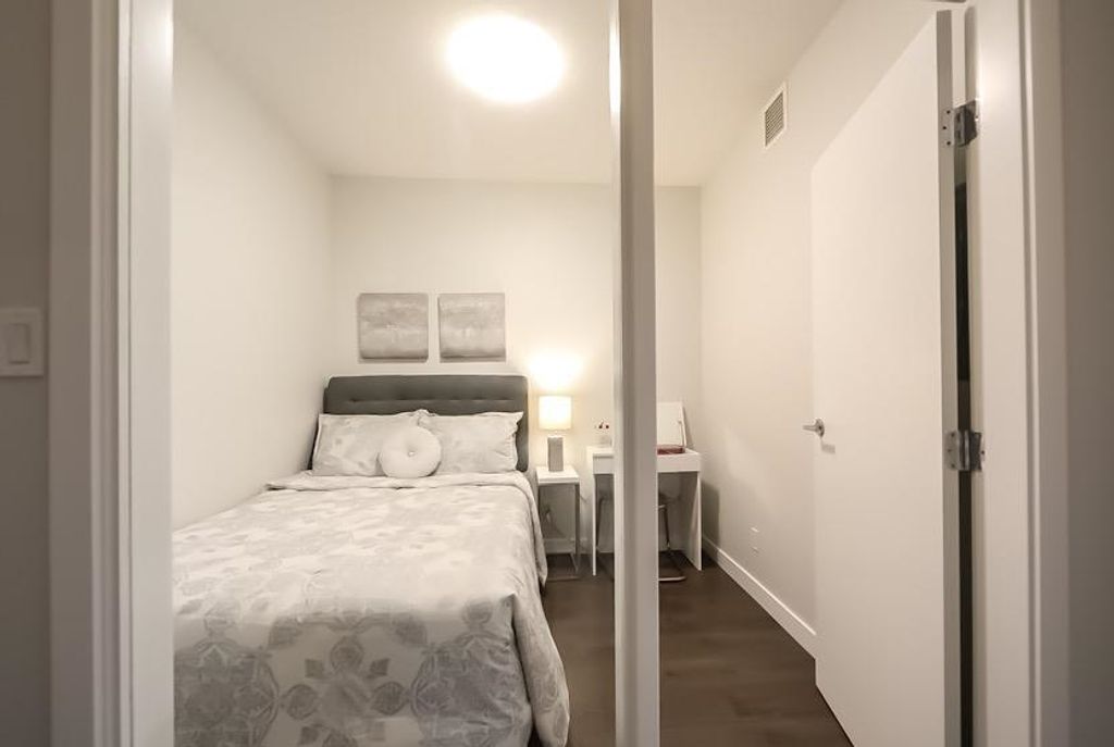listing image 1104825226450579293
